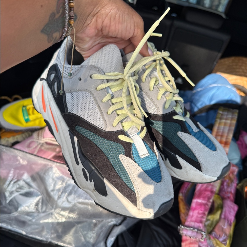 YEEZY ADIDAS Sneakers